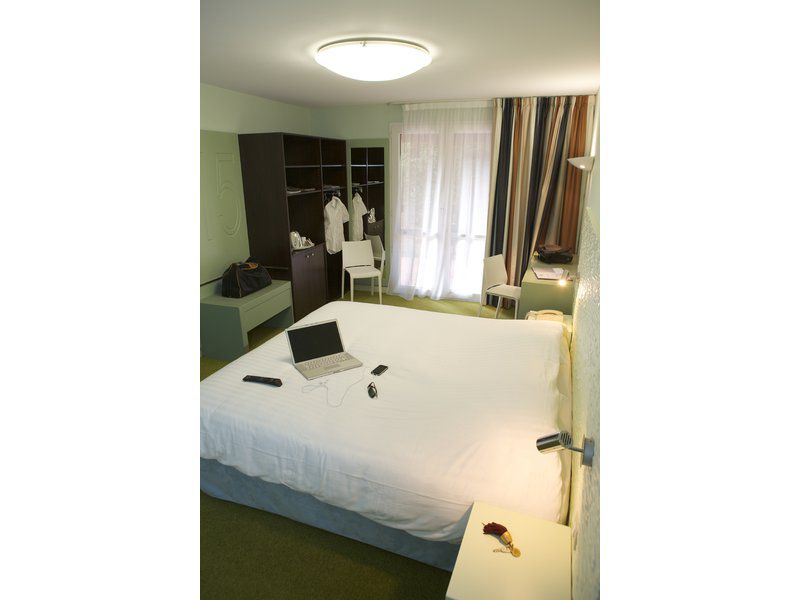 Logis Le Rabelais Hotel- Restaurant - Spa Fontenay-le-Comte Eksteriør bilde